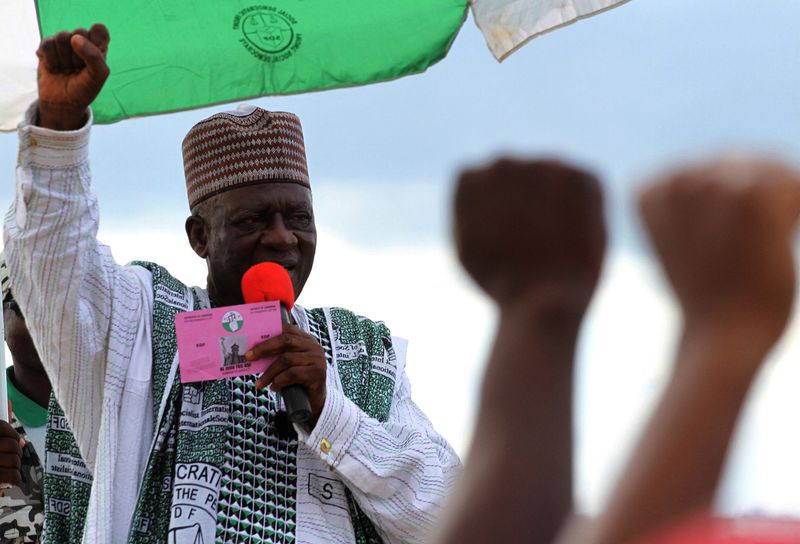 &copy; Reuters. FILE PHOTO: Presidential candidate John Fru Ndi from the opposition Social Democratic Front (SDF) speaks at his final campaign rally outside the national stadium a day before Cameroon's presidential election in Yaounde October 8, 2011.  REUTERS/Akintunde 