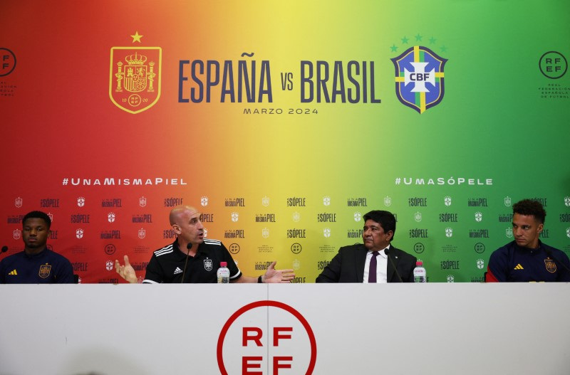 &copy; Reuters. Fútbol - Las federaciones de fútbol de España y Brasil presentan un amistoso de la campaña contra el racismo - Ciudad Deportiva de Las Rozas, Madrid, España - 13 de junio de 2023 - El presidente de la Real Federación Española de Fútbol, Luis Rubia