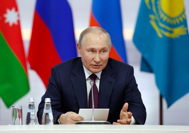 &copy; Reuters. الرئيس الروسي فلاديمير بوتين خلال اجتماع في سوتشي بروسيا يوم التاسع من يونيو حزيران 2023. صورة لرويترز من وكالة أنباء سبوتنيك. 