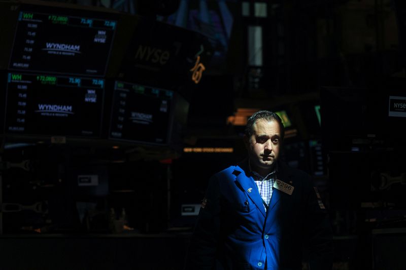 &copy; Reuters. Un trader à la Bourse de New York (NYSE). /Photo prise le 5 juin 2023/REUTERS/Brendan McDermid