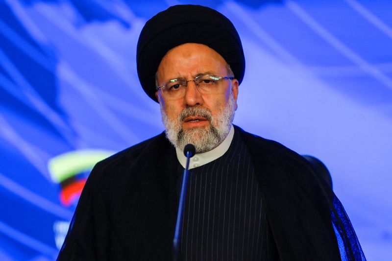 © Reuters. الرئيس الإيراني إبراهيم رئيسي يتحدث في كراكاس يوم 12 يونيو حزيران 2023. تصوير: ليوناردو فرنانديز فيلوريا - رويترز.