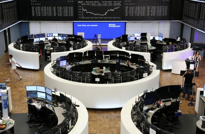 &copy; Reuters. Le graphique de l'indice boursier allemand DAX à la bourse de Francfort, en Allemagne. /Photo prise le 13 juin 2023/REUTERS/Staff
