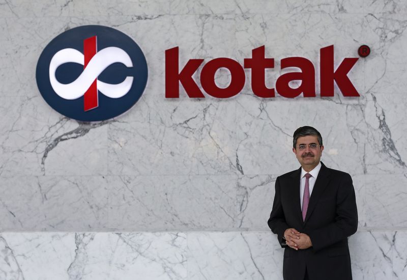 © Reuters. FILE PHOTO: Uday Kotak, Managing Director of Kotak Mahindra Bank poses for a picture at the company's corporate office in Mumbai January 15, 2015. REUTERS/Danish Siddiqui /FILE PHOTO