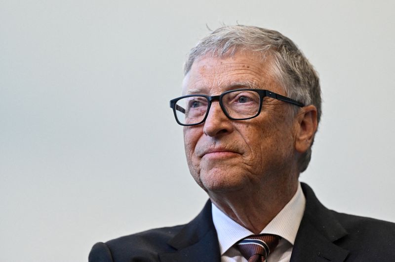 &copy; Reuters. FILE PHOTO: Microsoft founder Bill Gates reacts during a visit with Britain's Prime Minister Rishi Sunak of the Imperial College University, in London, Britain, February 15, 2023. Justin Tallis//Pool via REUTERS/File Photo