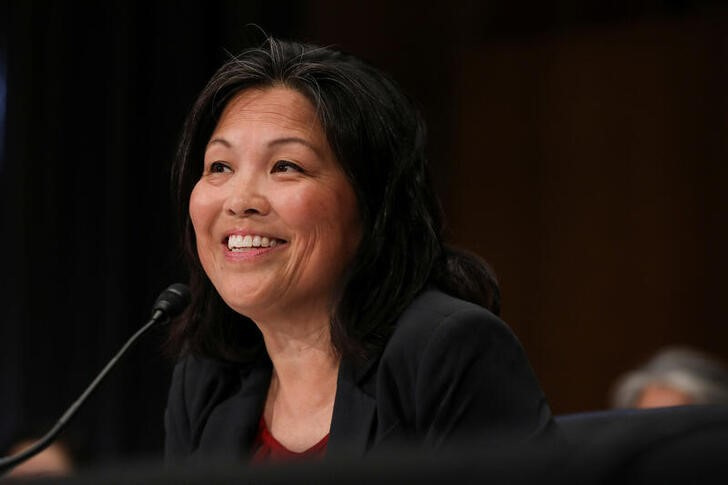 © Reuters. Julie Su appears before a Senate Health, Education, Labor and Pensions Committee hearing on her nomination to be Labor Secretary, on Capitol Hill in Washington, U.S., April 20, 2023. REUTERS/Amanda Andrade-Rhoades