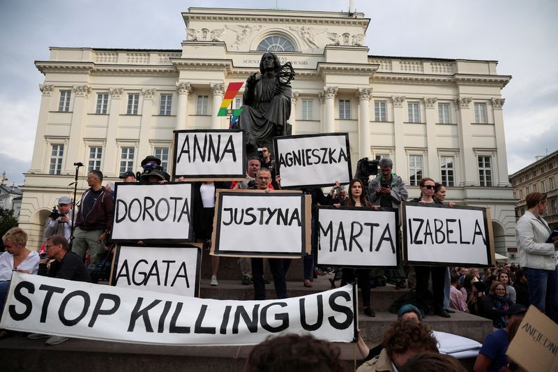 &copy; Reuters. Poloneses protestam contra leis antiaborto no país
14/06/2023
REUTERS/Kacper Pempel