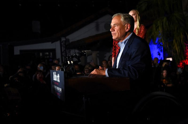 &copy; Reuters. FILE PHOTO: Republican Governor Greg Abbott attends his 2022 U.S. midterm elections night party in McAllen, Texas, U.S., November 8, 2022. REUTERS/Callaghan O'Hare