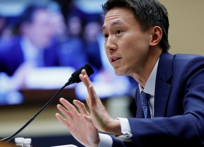 &copy; Reuters. FILE PHOTO: TikTok Chief Executive Shou Zi Chew on Capitol Hill in Washington, U.S., March 23, 2023. REUTERS/Evelyn Hockstein/File Photo