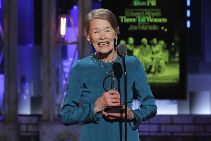 &copy; Reuters. 72nd Annual Tony Awards - Show - New York, U.S., 10/06/2018 - Glenda Jackson accepts the award for Best Performance by an Actress in a Leading Role in a Play for "Edward Albee's Three Tall Women." REUTERS/Lucas Jackson/File Photo
