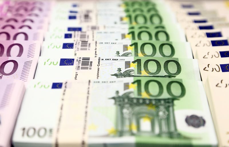 &copy; Reuters. Des coupures d'euros imprimés à la banque nationale de Croatie. /Photo prise le 21 mai 2019/REUTERS/Antonio Bronic
