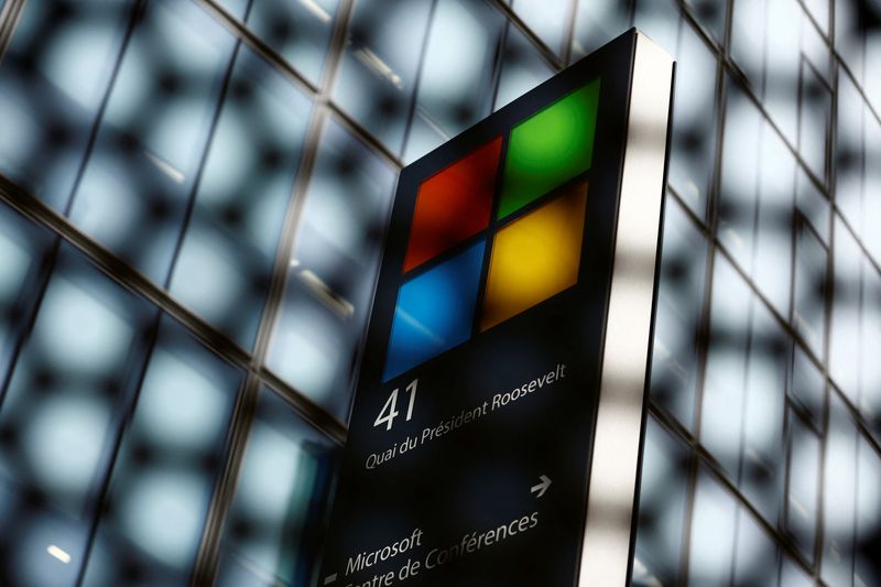 &copy; Reuters. FILE PHOTO: A view shows a Microsoft logo at Microsoft offices in Issy-les-Moulineaux near Paris, France, January 25, 2023. REUTERS/Gonzalo Fuentes