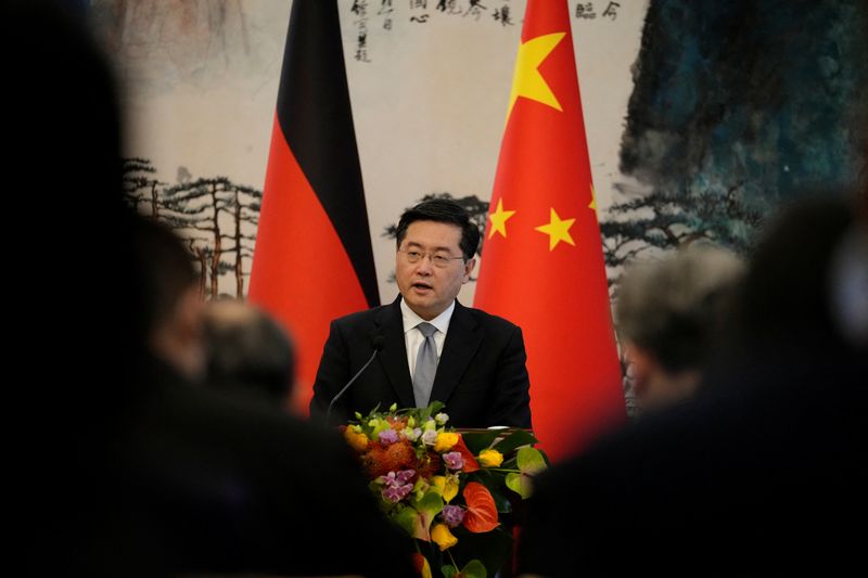 &copy; Reuters. Chinese Foreign Minister Qin Gang speaks during a joint press conference with German Foreign Minister Annalena Baerbock (not pictured) at the Diaoyutai State Guesthouse in Beijing, China, April 14, 2023. Suo Takekuma/Pool via REUTERS/File Photo