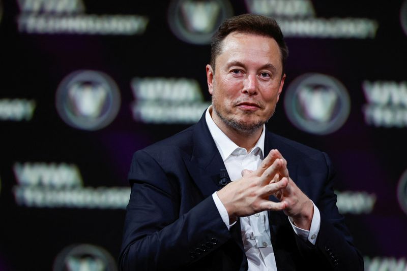 &copy; Reuters. Elon Musk, Chief Executive Officer of SpaceX and Tesla and owner of Twitter, gestures as he attends the Viva Technology conference dedicated to innovation and startups at the Porte de Versailles exhibition centre in Paris, France, June 16, 2023. REUTERS/G