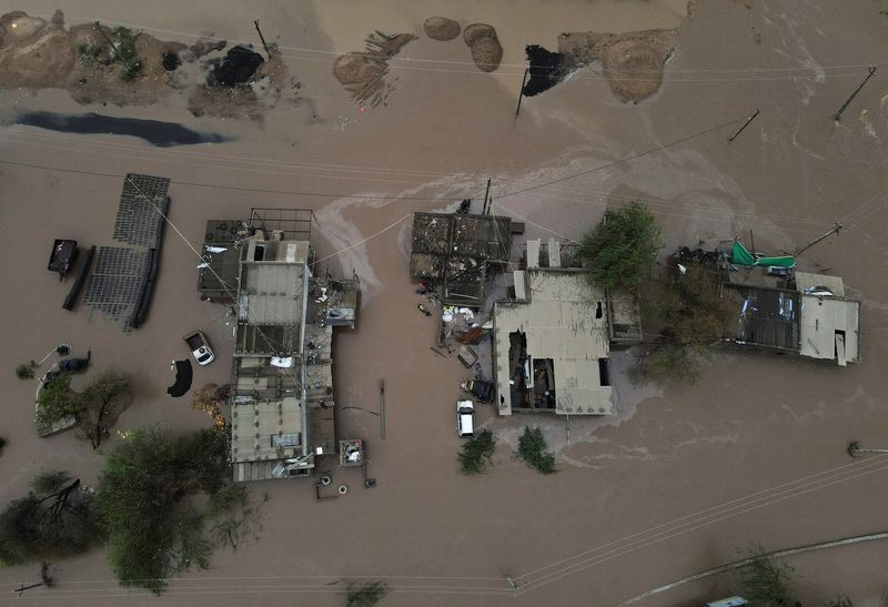 &copy; Reuters. Vilarejo inundado pelo ciclone Biparjoy em Mokhada, na Índia
16/06/2023
REUTERS/Francis Mascarenhas