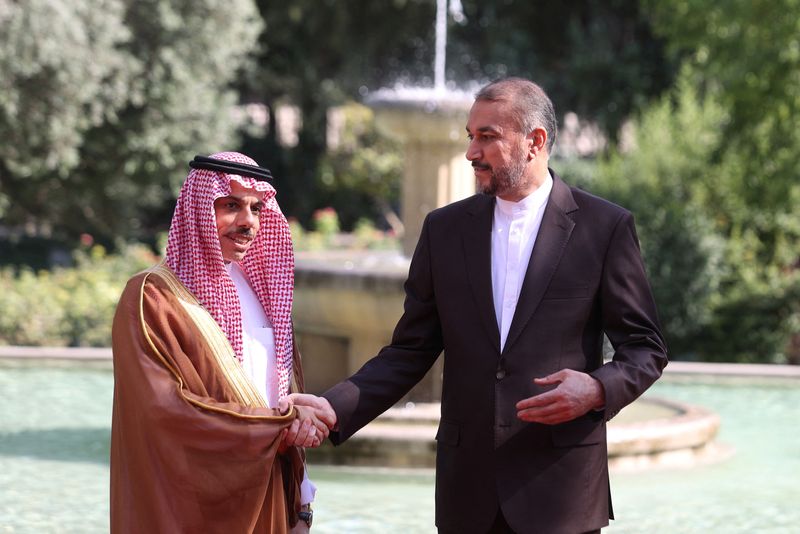 © Reuters. Iranian Foreign Minister Hossein Amir-Abdollahian meets with Saudi Arabia's Foreign Minister Prince Faisal bin Farhan Al Saud in Tehran, Iran June 17, 2023. Majid Asgaripour/WANA via REUTERS