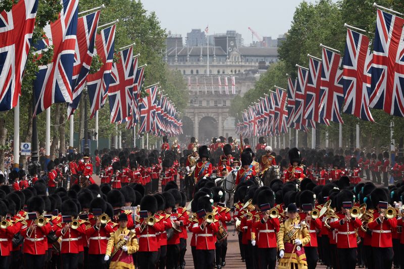 © Reuters. Britain's King Charles, Prince William, Prince Edward, Duke of Edinburgh and Anne, Princess Royal ride on horseback as part of Trooping the Colour parade which honours King Charles on his official birthday, in London, Britain, June 17, 2023. REUTERS/Toby Melville