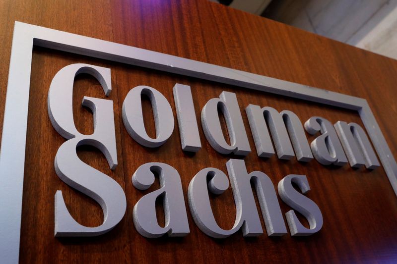 &copy; Reuters. شعار بنك جولدمان ساكس داخل بورصة نيويورك بالولايات المتحدة في صورة من أرشيف رويترز . 