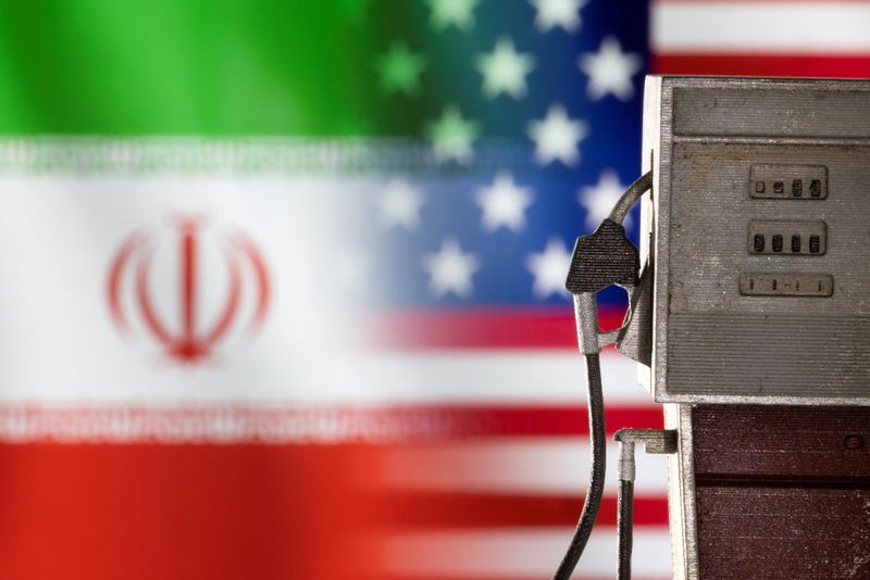 &copy; Reuters. 　海運データや関係者などによると、米国の制裁にもかかわらず、イランの５月の原油輸出と生産量が５年ぶり高水準に達した。写真はイメージ。２０２２年３月撮影（２０２３年　ロイタ