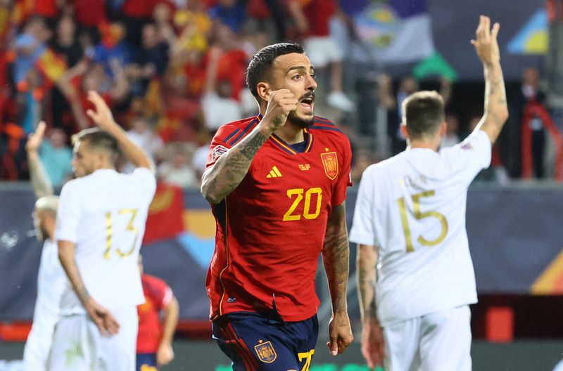 &copy; Reuters. FOTO DE ARCHIVO. Fútbol - UEFA Nations League - Semifinal - España vs Italia - De Grolsch Veste, Enschede, Países Bajos - 15 de junio de 2023 - El español Joselu celebra la anotación del segundo gol. REUTERS/Wolfgang Rattay