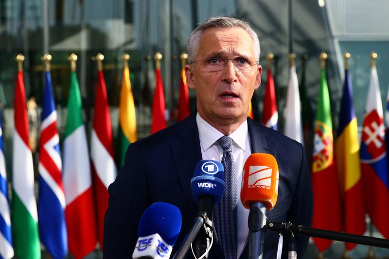 &copy; Reuters. FOTO DE ARCHIVO. El secretario general de la OTAN, Jens Stoltenberg, hace una declaración el día de una reunión de ministros de Defensa de la OTAN en la sede de la Alianza en Bruselas, Bélgica. 15 de junio de 2023. REUTERS/Yves Herman