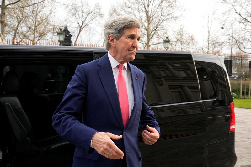 China-U.S. climate partnership vital despite differences, Kerry says