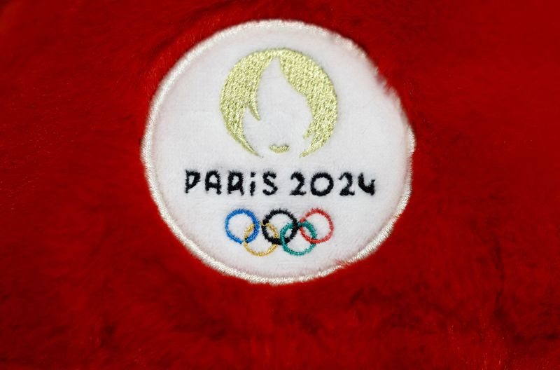&copy; Reuters. The logo of the Paris 2024 Olympics and Paralympics Games is seen on an official toy mascot at the Doudou et Compagnie factory in La Guerche-de-Bretagne near Rennes in Brittany, France, April 12, 2023. REUTERS/Stephane Mahe/File photo