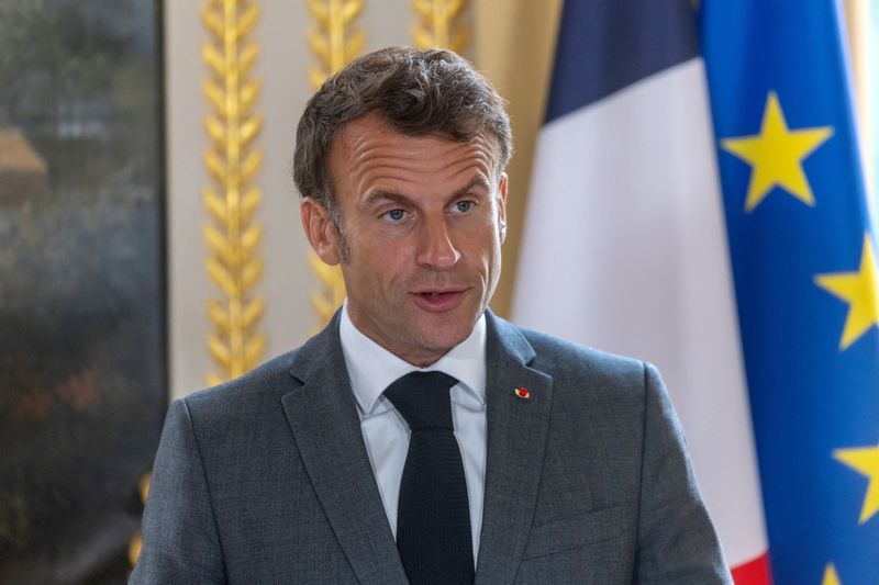 &copy; Reuters. Le président français Emmanuel Macron s'exprime lors d'une conférence de presse conjointe avec le président sud-coréen Yoon Suk Yeol (non représenté) à l'Elysée à Paris, en France. /Photo prise le 20 juin 2023/REUTERS/Christophe Petit Tesson