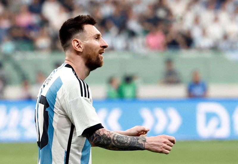 &copy; Reuters. Lionel Messi jogando pela Argentina em amistoso contra a Austrália
15/06/2023
REUTERS/Thomas Peter