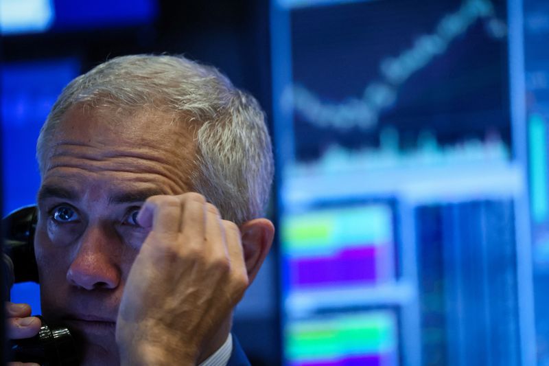 &copy; Reuters. Traders work on the floor of the New York Stock Exchange (NYSE) in New York City, U.S., March 3, 2023.  REUTERS/Brendan McDermid