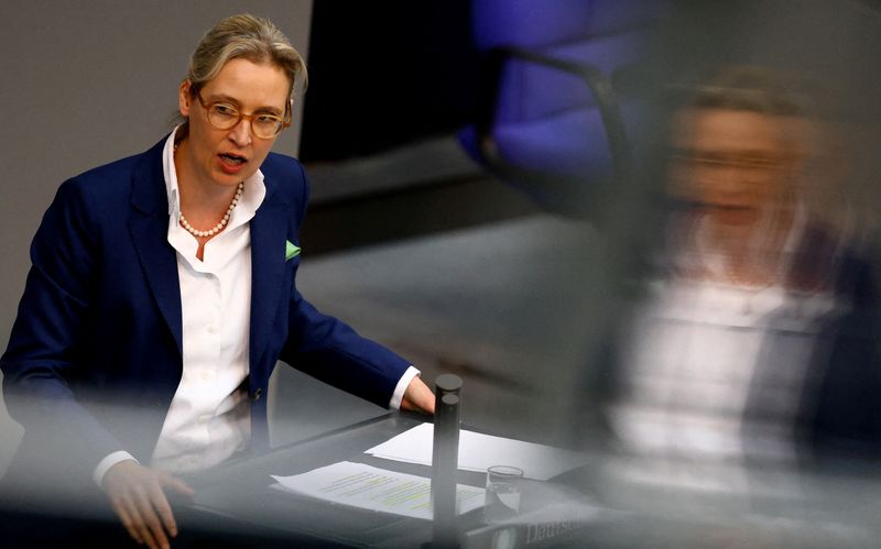 &copy; Reuters. Líder do partido de extrema-direita Alternativa para a Alemanha, Alice Weidel, discursa no Parlamento, em Berlim, Alemanha
08/02/2023
REUTERS/Christian Mang