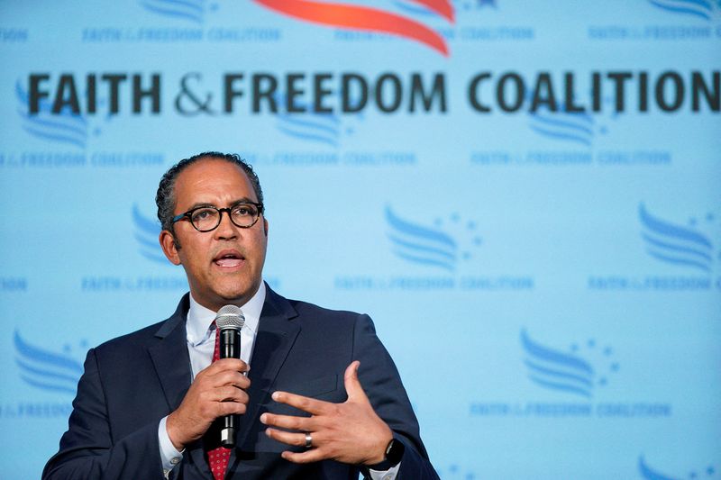 &copy; Reuters. FILE PHOTO: Will Hurd speaks at the Iowa Faith & Freedom Coalition Spring Kick-off in West Des Moines, Iowa, U.S. April 22, 2023. REUTERS/Eduardo Munoz/File Photo