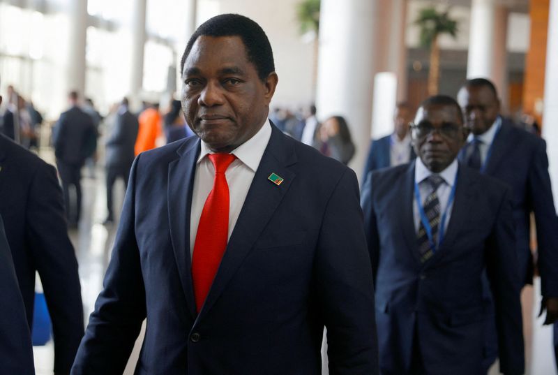 © Reuters. Zambia’s President Hakainde Hichilema arrives to attend the 36th Ordinary Session of the Assembly of the African Union at the African Union Headquarters in Addis Ababa, Ethiopia February 19, 2023. REUTERS/Tiksa Negeri