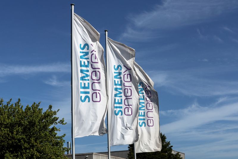 &copy; Reuters. FILE PHOTO: Flags are seen at Siemens Energy's site on the day of German Chancellor OIaf Scholz's visit, during which he saw a gas turbine meant to be transported to the compressor station of the Nord Stream 1 gas pipeline in Russia, in Muelheim an der Ru
