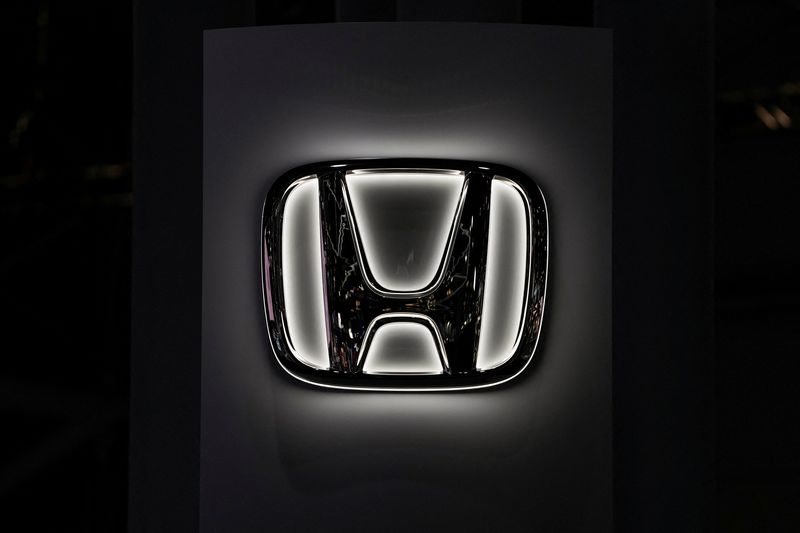 &copy; Reuters. A Honda logo is seen during the New York International Auto Show, in Manhattan, New York City, U.S., April 5, 2023. REUTERS/David 'Dee' Delgado/FILE PHOTO