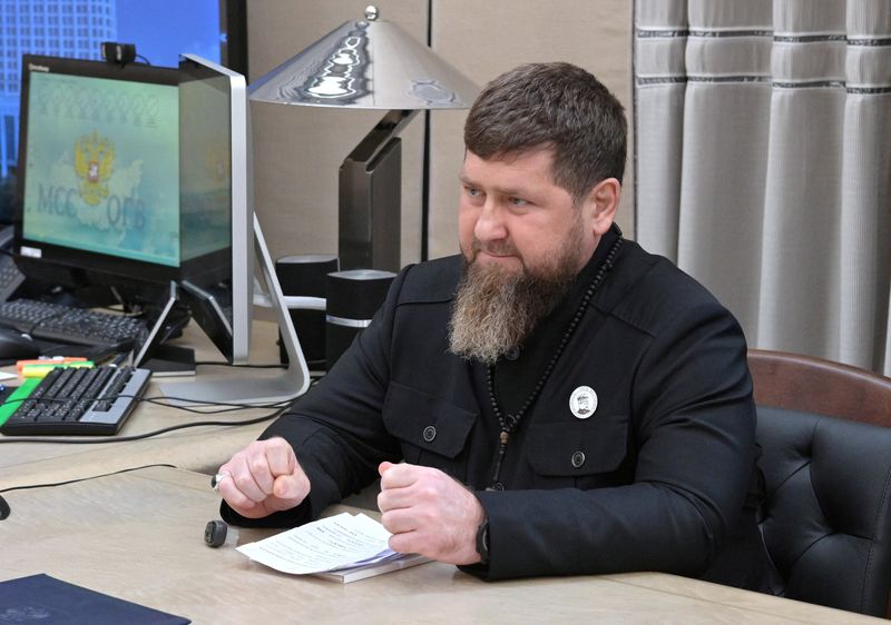 &copy; Reuters. رمضان قديروف رئيس جمهورية الشيشان خلال اجتماع في موسكو يوم 27 أبريل نيسان 2023. صورة لرويترز من وكالة سبوتنيك الروسية للأنباء.