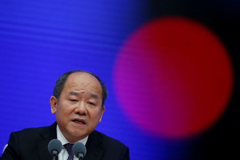 &copy; Reuters. FILE PHOTO: China's Commissioner of the National Bureau of Statistics Ning Jizhe briefs the media about the outcome of last year's once-in-a-decade census during a news conference in Beijing, China, May 11, 2021. REUTERS/Thomas Peter/File Photo