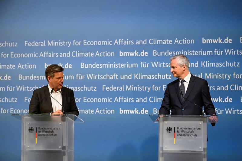 &copy; Reuters. FILE PHOTO-German Economy Minister Robert Habeck and French Economy Minister Bruno Le Maire address a joint news conference at The Federal Ministry for Economic Affairs and Climate Action (BMWK) in Berlin, Germany March 31, 2022. Tobias Schwarz/Pool via R