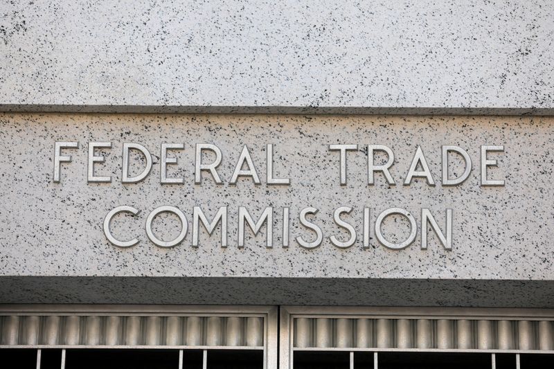 &copy; Reuters. FILE PHOTO: Signage is seen at the Federal Trade Commission headquarters in Washington, D.C., U.S., August 29, 2020. REUTERS/Andrew Kelly/File Photo