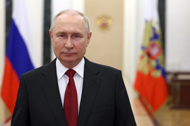 &copy; Reuters. الرئيس الروسي فلاديمير بوتين خلال خطاب مصور في صورة صدرت يوم الأحد في موسكو وحصلت عليها رويترز من وكالة سبوتنيك للأنباء.