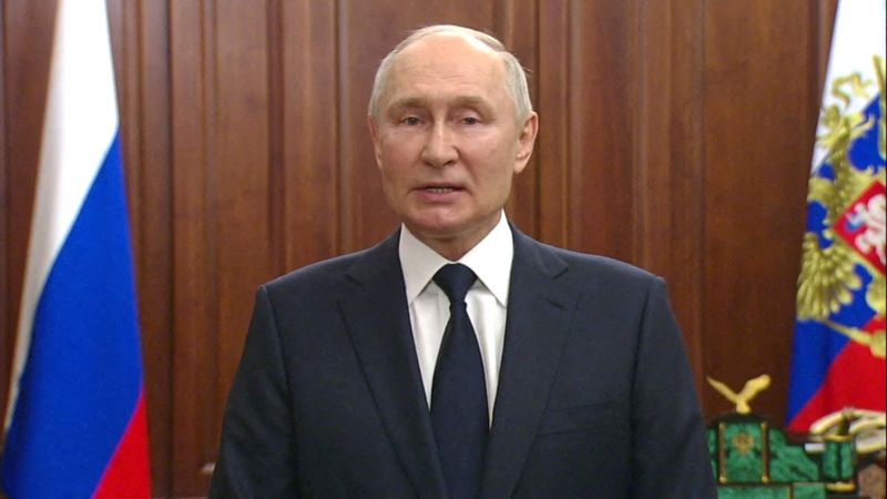 &copy; Reuters. الرئيس الروسي فلاديمير بوتين يدلي بخطاب تلفزيوني في موسكو يوم الاثنين في صورة ثابتة مأخوذة من مقطع مصور حصلت عليه رويترز من الكرملين.