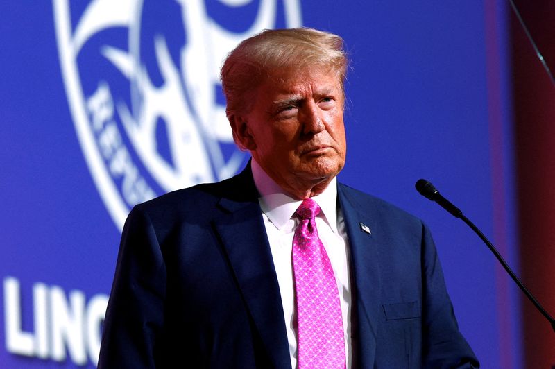 &copy; Reuters. FILE PHOTO-Former U.S. President and Republican presidential candidate Donald Trump attends the Oakland County GOP Lincoln Day Dinner in Novi, Michigan, U.S. June 25, 2023.   REUTERS/Rebecca Cook/File Photo