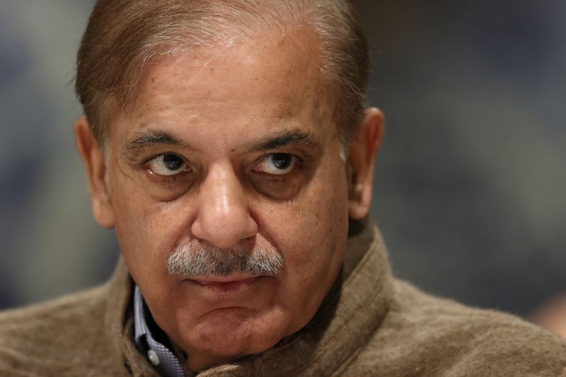 © Reuters. FILE PHOTO: Pakistan's Prime Minister Shehbaz Sharif attends a summit on climate resilience in Pakistan, months after deadly floods in the country, at the United Nations, in Geneva, Switzerland, January 9, 2023. REUTERS/Denis Balibouse/File Photo