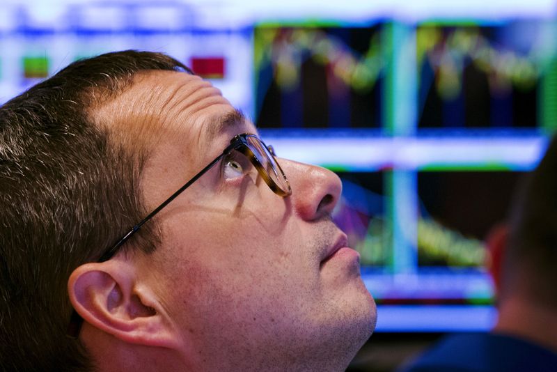 &copy; Reuters. Un trader de la Bourse de New York. /Photo prise le 26 août 2015 à New York, aux Etats-Unis/REUTERS/Lucas Jackson