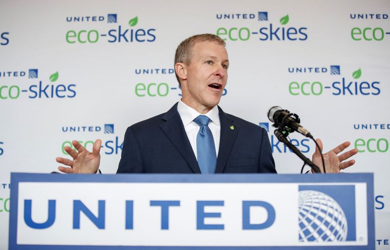 &copy; Reuters. FILE PHOTO: United Airlines president Scott Kirby speaks before the departure of the "Flight for the Planet", the most eco-friendly commercial flight in history of aviation, according to the airline, from O'Hare International Airport to Los Angeles, in Ch