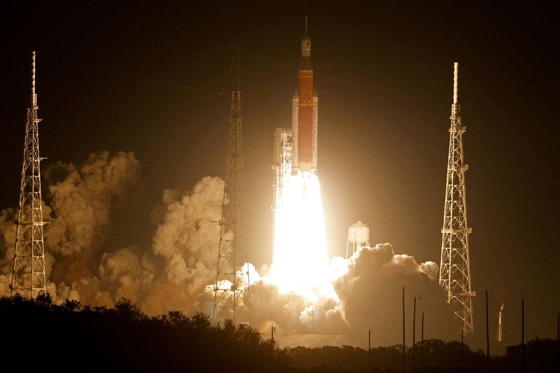 &copy; Reuters. FILE PHOTO: NASA's next-generation moon rocket, the Space Launch System (SLS) rocket with the Orion crew capsule, lifts off from launch complex 39-B on the unmanned Artemis I mission to the moon at Cape Canaveral, Florida, U.S. November 16, 2022. REUTERS/