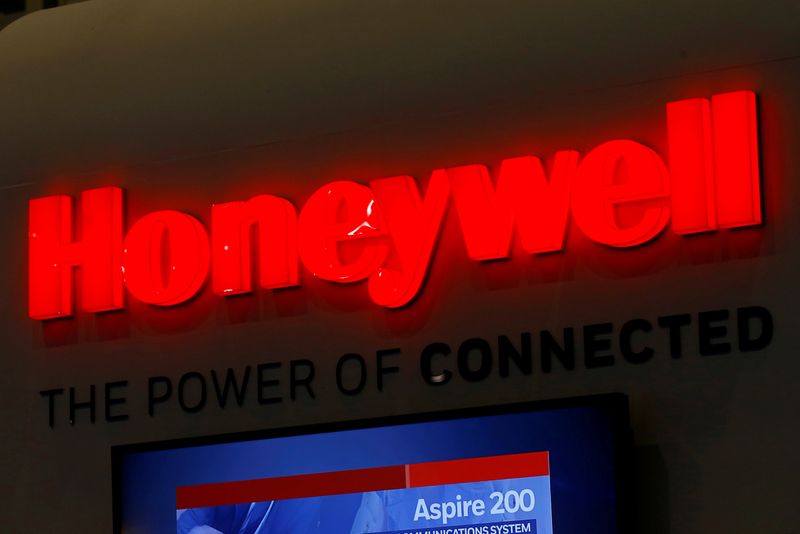 &copy; Reuters. FILE PHOTO: A logo of Honeywell is pictured on their booth during the European Business Aviation Convention & Exhibition (EBACE) in Geneva, Switzerland, May 22, 2017.  REUTERS/Denis Balibouse/File Photo