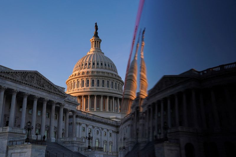 © Reuters. FILE PHOTO: The exterior of the U.S. Capitol is seen at sunset in Washington, U.S., December 13, 2022. REUTERS/Sarah Silbiger/File Photo