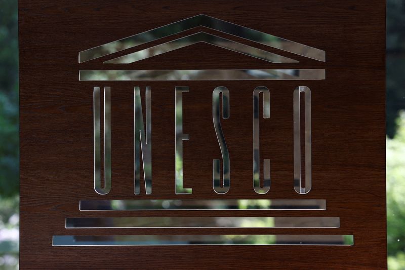 &copy; Reuters. Photo d'archives: Le logo de l'UNESCO est visible au siège de l'UNESCO à Paris, en France. /Photo prise le 29 mai 2023/REUTERS/Stéphanie Lecocq 