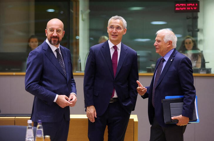 © Reuters. President of the European Council Charles Michel, NATO Secretary General Jens Stoltenberg and High Representative of the European Union for Foreign Affairs and Security Policy Josep Borrell attend the European Union leaders summit in Brussels, Belgium June 29, 2023.  REUTERS/Johanna Geron