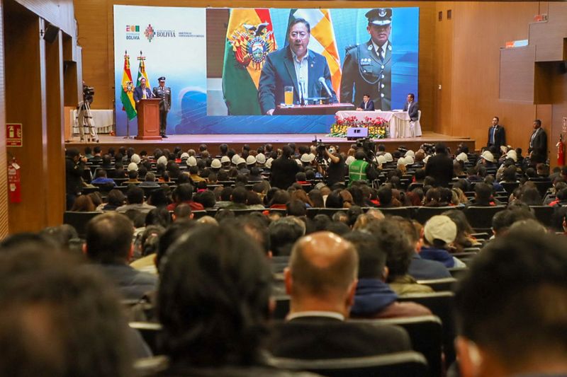 © Reuters. Bolivia President Luis Arce delivers a speech after signing agreements with Russian state nuclear firm Rosatom and China's Citic Guoan Group to develop its largely untapped resources of lithium, in La Paz, Bolivia June 29, 2023. Luis Alberto Arce Catacora (Lucho Arce) via Twitter/Handout via REUTERS 